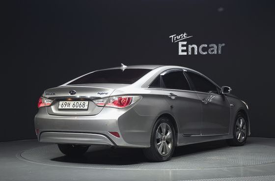 Hyundai Sonata 2.0 Royal — пробег 210 960 км — фото 2 из 5