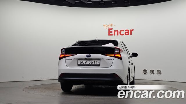Toyota Prius 1.8 — пробег 80 972 км — фото 4 из 5