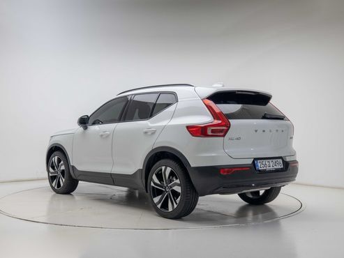 Volvo XC40 B4 Ultra Bright — пробег 809 км — фото 4 из 5