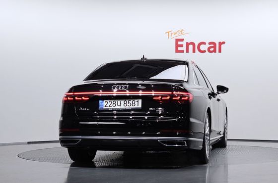 Audi A8 55 TFSI Quattro LWB — пробег 77 227 км — фото 4 из 5