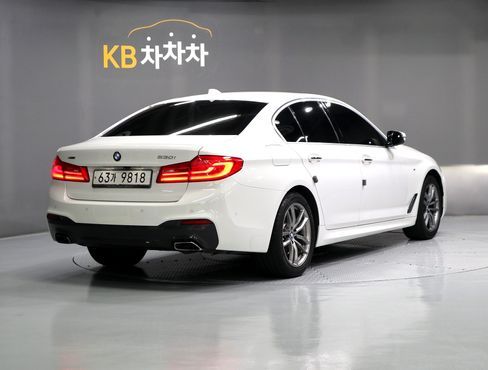 BMW 5-Series 530i xDrive M Sport Package Plus — пробег 121 262 км — фото 4 из 5
