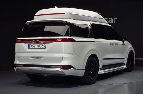 Kia Carnival Diesel 9-Seater Hi-Limousine Signature — пробег 118 628 км — фото 2 из 5