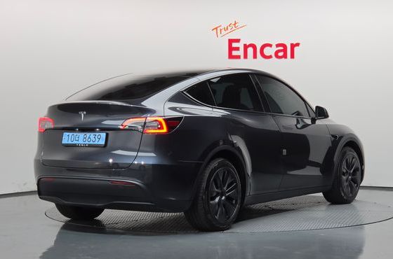 Tesla Model Y RWD — пробег 9 119 км — фото 2 из 5