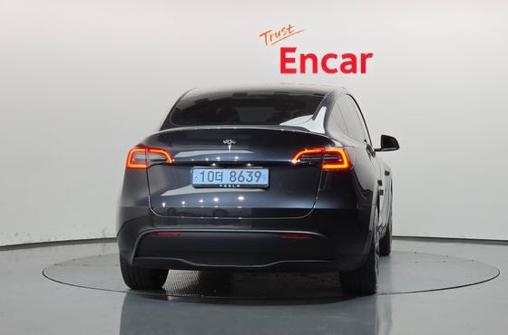 Tesla Model Y RWD — пробег 9 119 км — фото 4 из 5
