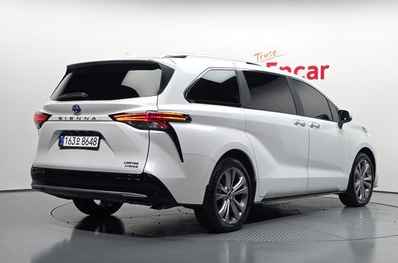 Toyota Sienna 2.5 Hybrid 2WD — пробег 18 784 км — фото 2 из 5