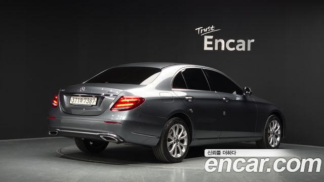 Mercedes-Benz E-Class из Кореи Encar