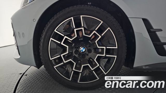 BMW i4 eDrive40 M Sports — пробег 8 959 км — фото 5 из 5