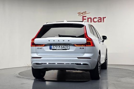 Volvo XC60 B5 Ultimate Bright — пробег 46 351 км — фото 4 из 5