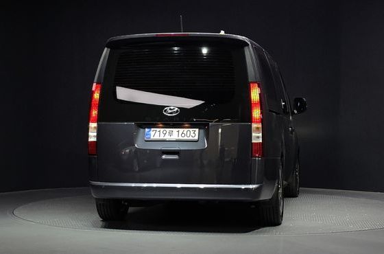 Hyundai Staria Tourer 11-Seater Modern — пробег 102 205 км — фото 4 из 5