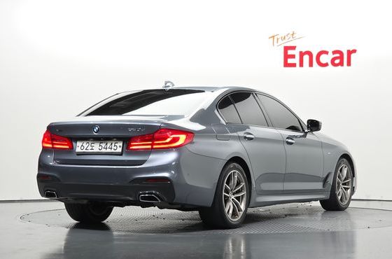BMW 5-Series 520d xDrive M Sport Package Plus — пробег 108 749 км — фото 2 из 5