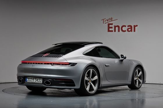 Porsche 911 Carrera 4 — пробег 31 141 км — фото 2 из 5