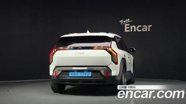 Kia EV3 Long Range 2WD Earth — пробег 166 729 км — фото 4 из 5