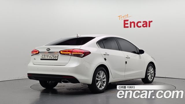 Kia K3 Trendy Style — пробег 98 775 км — фото 2 из 5