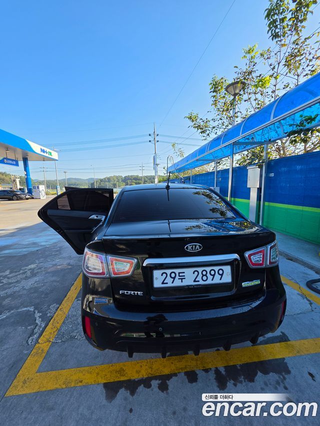 Kia Porte 1.6 Hybrid LPI HEV High-Deluxe — пробег 174 776 км — фото 4 из 5