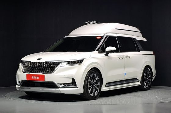 Kia Carnival Gasoline 9-Seater Hi-Limousine Signature — пробег 69 196 км — фото 1 из 5