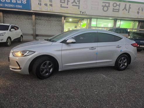 Hyundai AVANTE 1.6 GDI Smart — пробег 150 000 км — фото 3 из 5