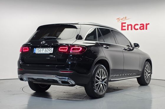 Mercedes-Benz GLC-Class GLC300e 4MATIC — пробег 27 971 км — фото 2 из 5