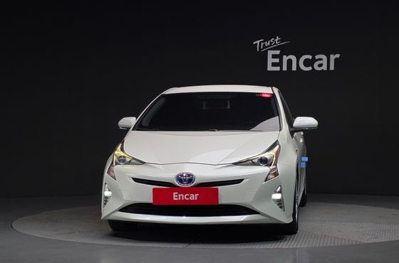 Toyota Prius 1.8 E — пробег 138 500 км — фото 3 из 5