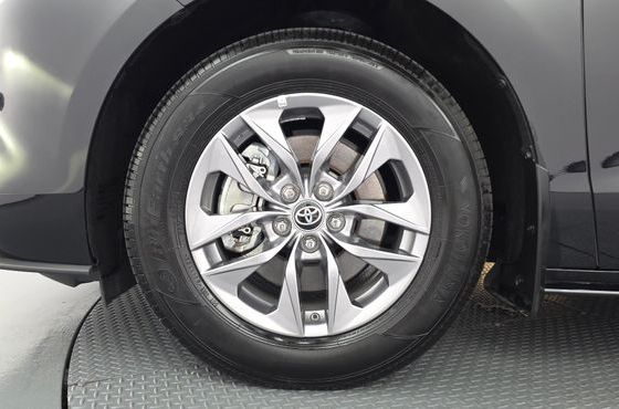 Toyota Sienna 2.5 Hybrid AWD — пробег 21 333 км — фото 5 из 5