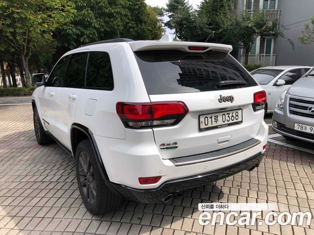 Jeep Cherokee 3.0 Diesel Overland WK2 — пробег 187 000 км — фото 2 из 5