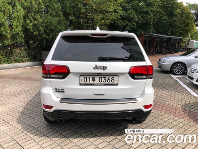 Jeep Cherokee 3.0 Diesel Overland WK2 — пробег 187 000 км — фото 4 из 5