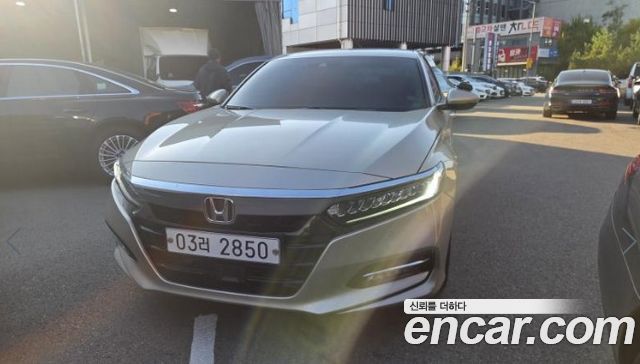 Honda Accord 2.0 Hybrid Touring — пробег 121 913 км — фото 1 из 5