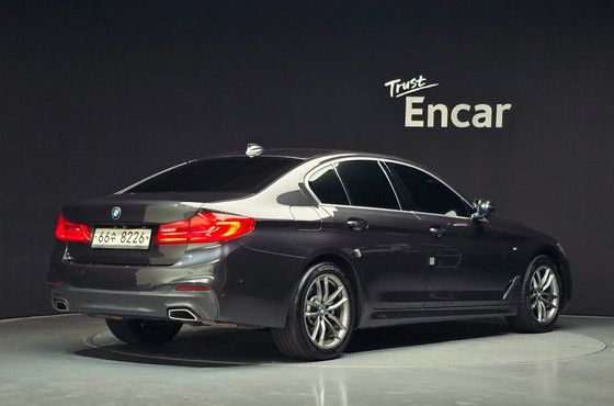 BMW 5-Series 520d M Sport Package Plus — пробег 146 092 км — фото 2 из 5