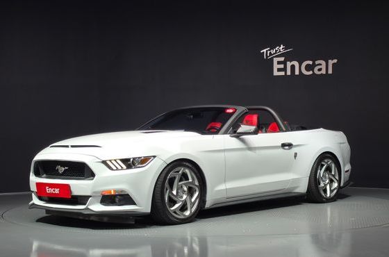 Ford Mustang Convertible — пробег 124 645 км — фото 1 из 5