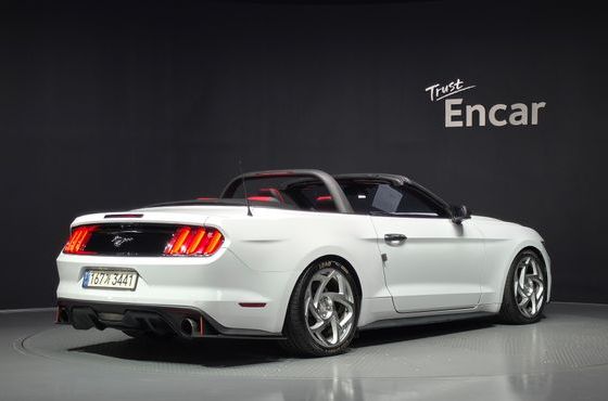 Ford Mustang Convertible — пробег 124 645 км — фото 2 из 5
