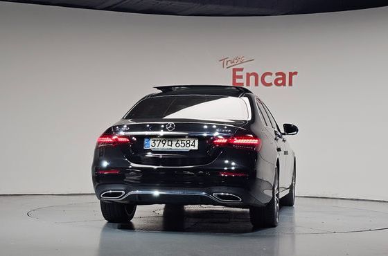 Mercedes-Benz E-Class E350 4MATIC AMG Line — пробег 115 077 км — фото 4 из 5