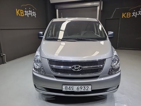 Hyundai Starex 5-Seater VAN CVX Deluxe — пробег 218 752 км — фото 3 из 5