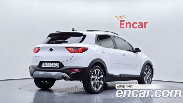 Kia Stonic из Кореи Encar