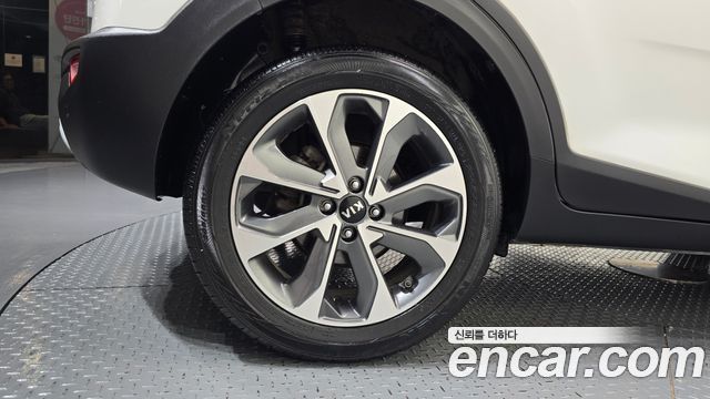 Kia Stonic из Кореи Encar