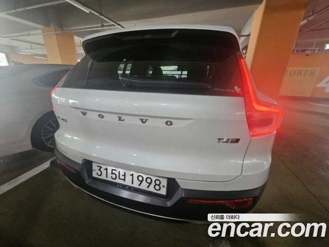 Volvo XC40 T4 Inscription — пробег 32 414 км — фото 3 из 5