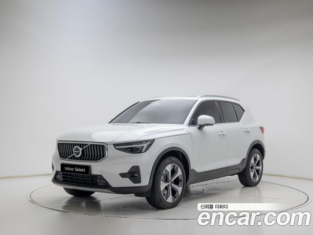 Volvo XC40 B4 Ultra Bright — пробег 14 558 км — фото 1 из 5
