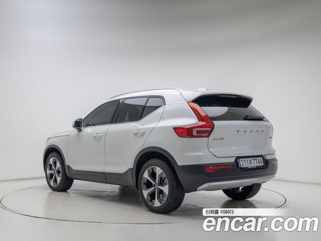 Volvo XC40 B4 Ultra Bright — пробег 14 558 км — фото 4 из 5
