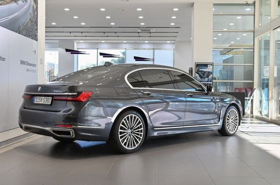 BMW 7-Series 740Li xDrive Design Pure Excellence — пробег 161 808 км — фото 2 из 5