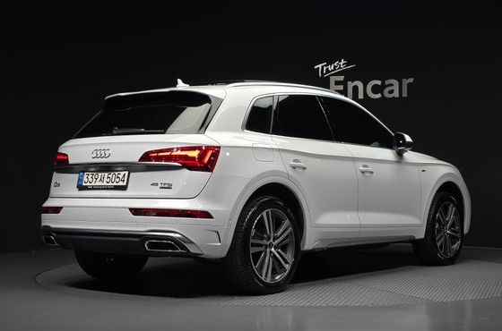 Audi Q5 45 TFSI Quattro Premium — пробег 72 054 км — фото 2 из 5