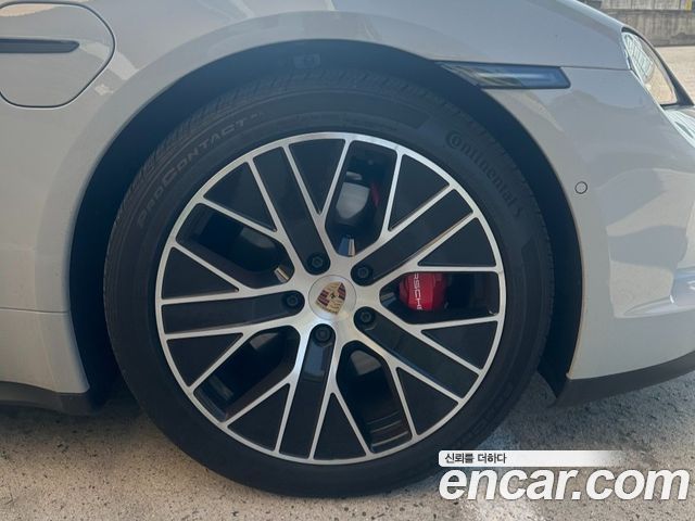 Porsche Taycan 4S — пробег 13 946 км — фото 5 из 5