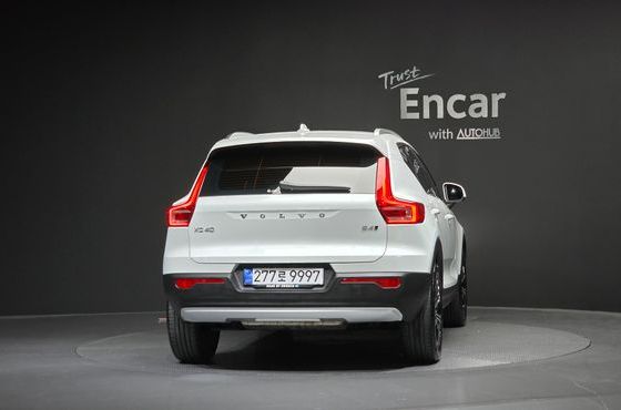 Volvo XC40 B4 Inscription — пробег 25 806 км — фото 4 из 5