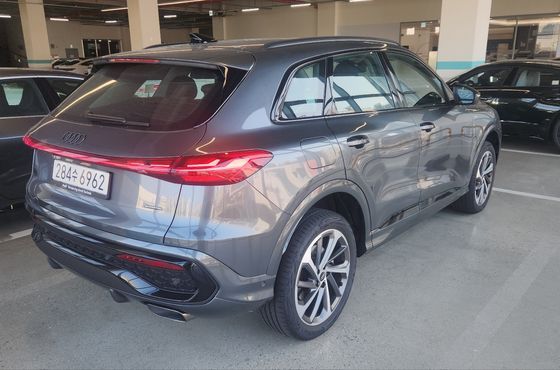 Audi Q5 45 TFSI Quattro S line — пробег 500 км — фото 2 из 5