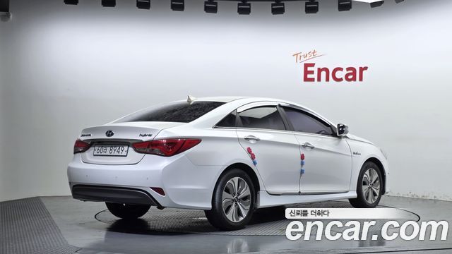 Hyundai Sonata 2.0 Premium — пробег 177 725 км — фото 2 из 5