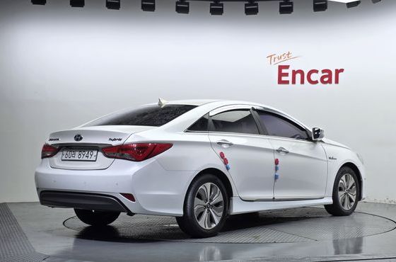 Hyundai Sonata 2.0 Premium — пробег 177 725 км — фото 2 из 5