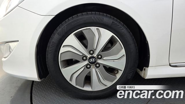 Hyundai Sonata 2.0 Premium — пробег 177 725 км — фото 5 из 5