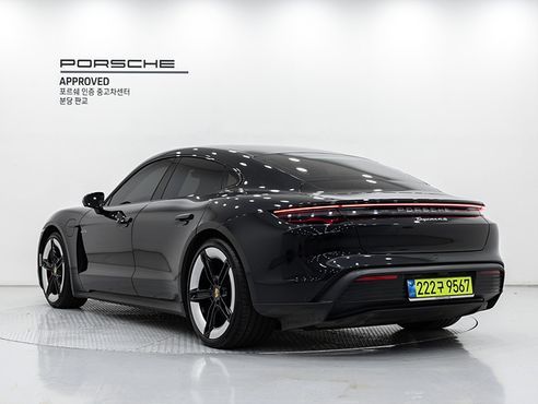 Porsche Taycan 4S — пробег 17 660 км — фото 2 из 5