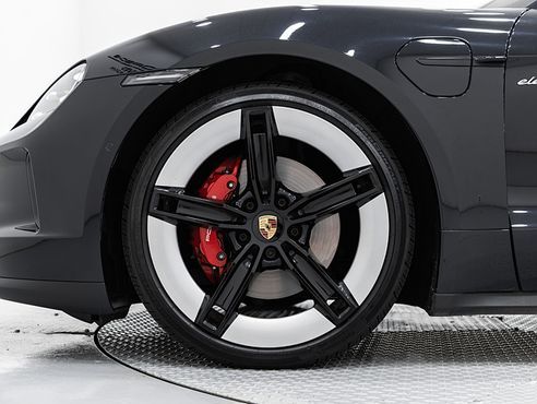 Porsche Taycan 4S — пробег 17 660 км — фото 5 из 5