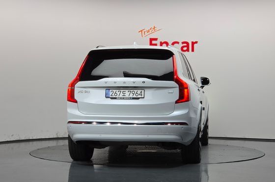 Volvo XC90 T8 Ultimate Bright Hybrid — пробег 122 909 км — фото 4 из 5