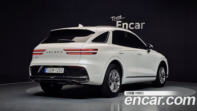 Genesis GV70 2.5T Gasoline 2WD — пробег 9 964 км — фото 2 из 5