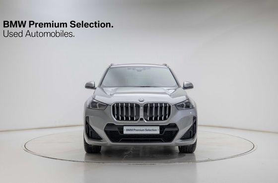 BMW X1 xDrive 20i M Sport — пробег 4 022 км — фото 3 из 5