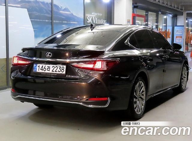 Lexus ES Executive — пробег 28 633 км — фото 4 из 5